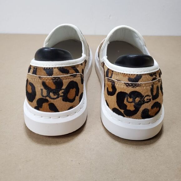 UGG Alameda Spotty Slip On - Picture 6 of 16